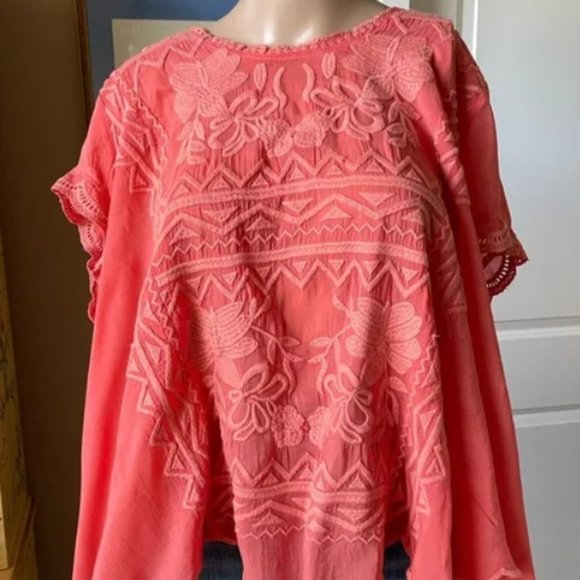 VERY PRETTY!! Johnny Was Coral HI-LO Top sz Medium 100% Cupra Rayon Short Sleeve